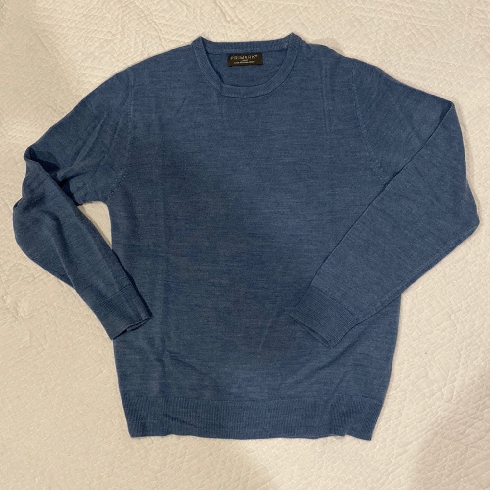Crew neck sweater light blue